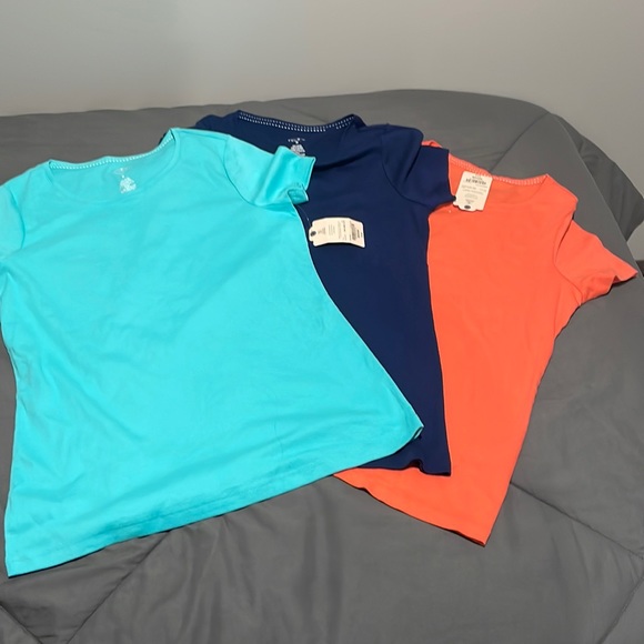 St. John’s bay woman’s shirts - Picture 1 of 1